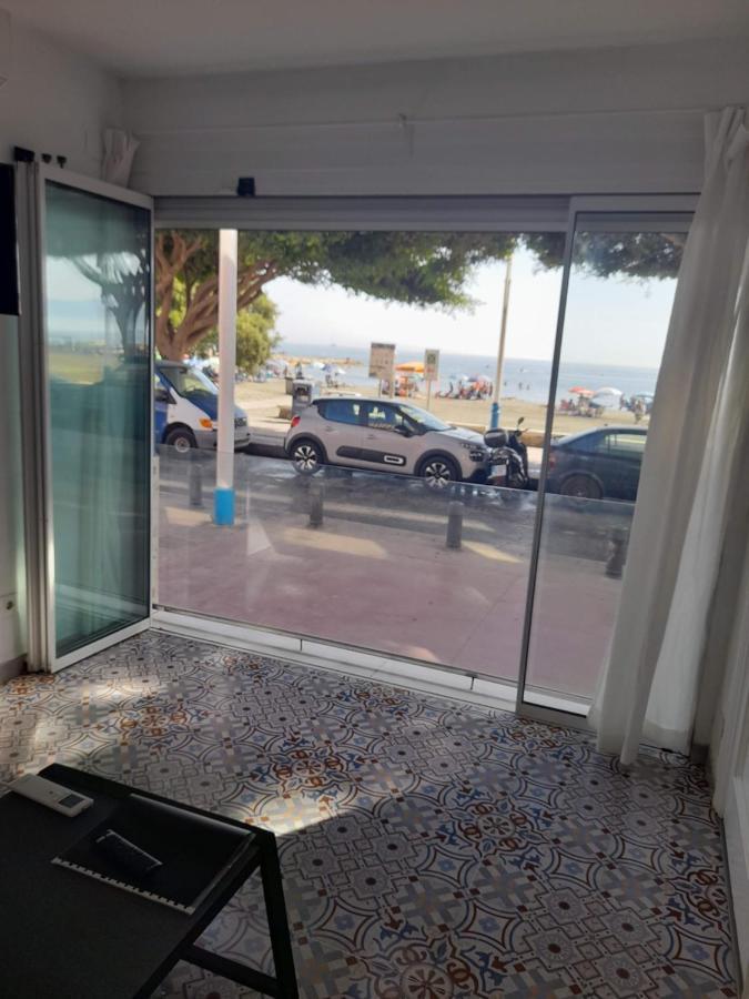 Beachfront House Малага Екстериор снимка