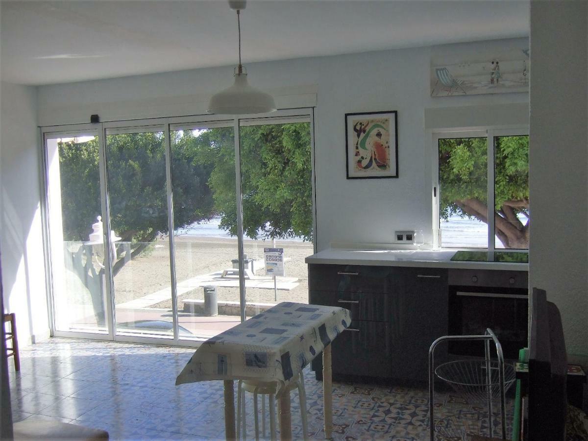 Beachfront House Малага Екстериор снимка