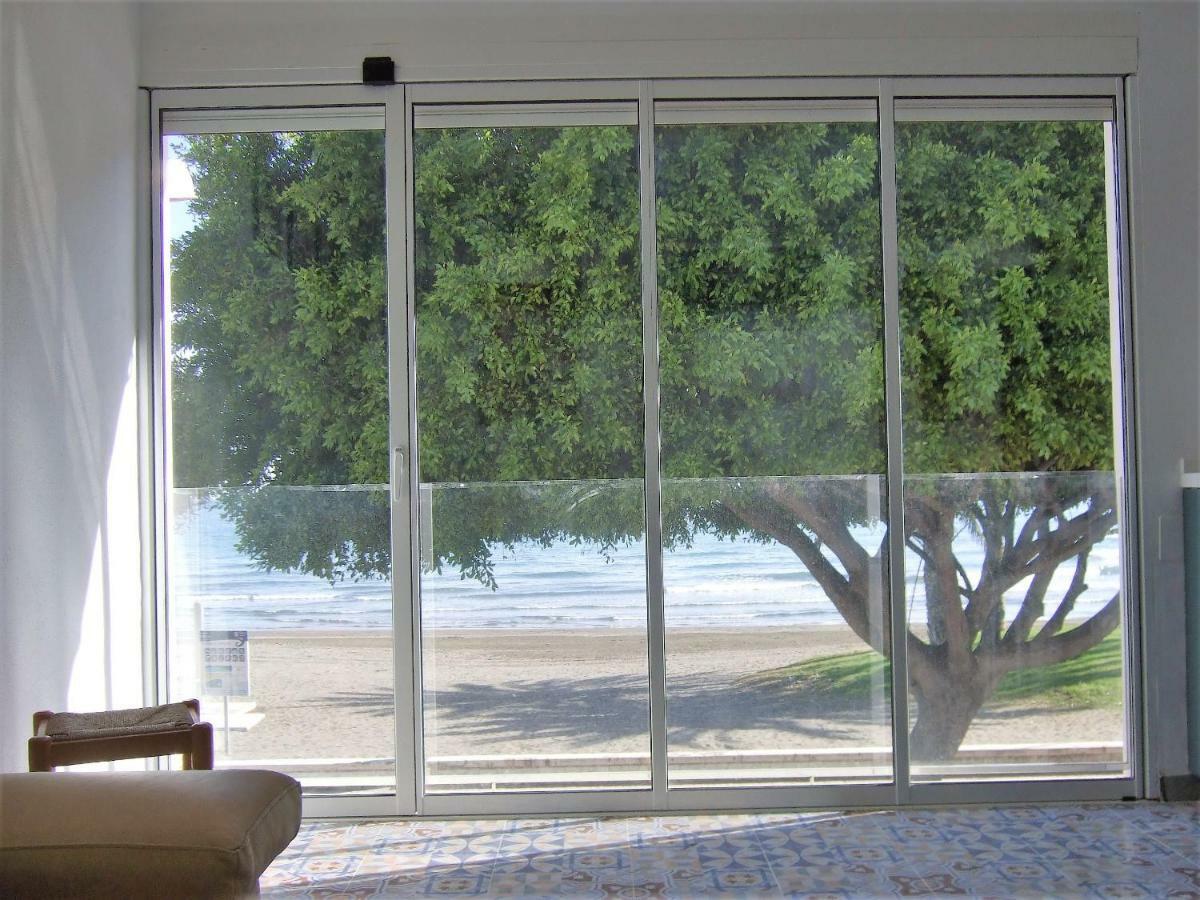 Beachfront House Малага Екстериор снимка