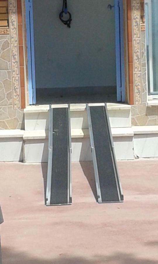 Beachfront House Малага Екстериор снимка